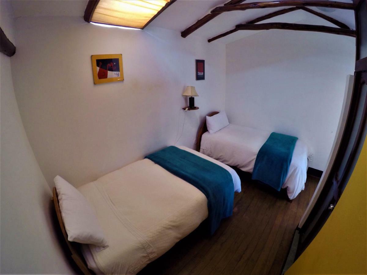 Hostal Iskay โอยานไตตามโบ ภายนอก รูปภาพ